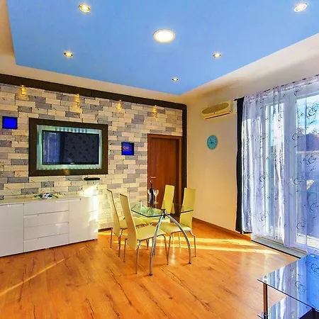 Apartment Violet Sea Breeze Split