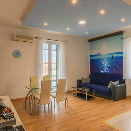 Violet Sea Breeze Apartment *
